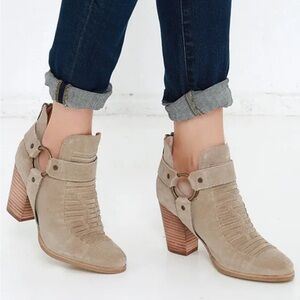 Anthropologie Seychelles “Impossible” Suede Harness Ankle Bootie in Sand Size 7